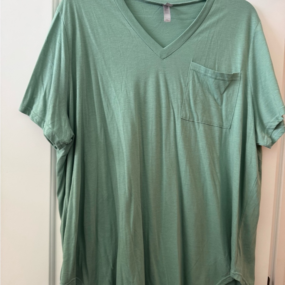 3/$10 Plus Size green V-Neck T-Shirt